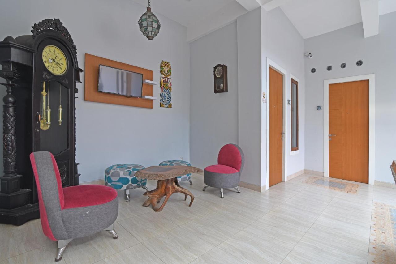Reddoorz Plus @ Mahendradatta Denpasar Zewnętrze zdjęcie