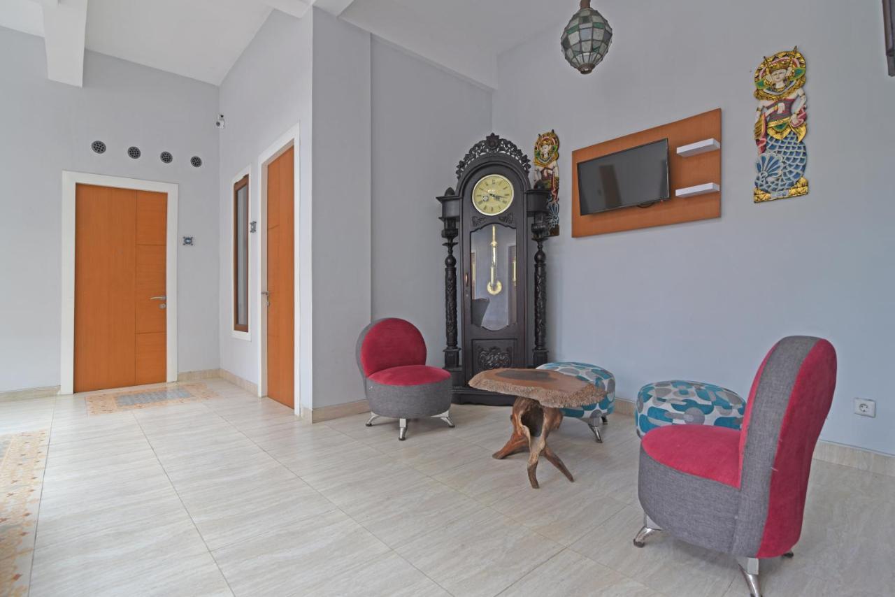 Reddoorz Plus @ Mahendradatta Denpasar Zewnętrze zdjęcie